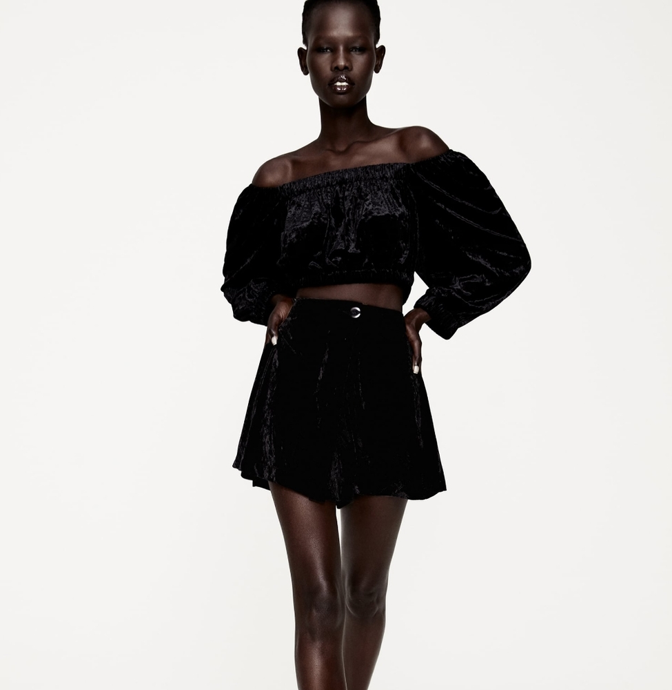 🆕 zara • velvet skort